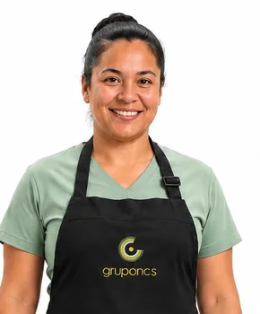 Auxiliar de limpeza do Grupo NCS